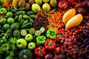 Vegane Ernährung mit Obst und Gemüse